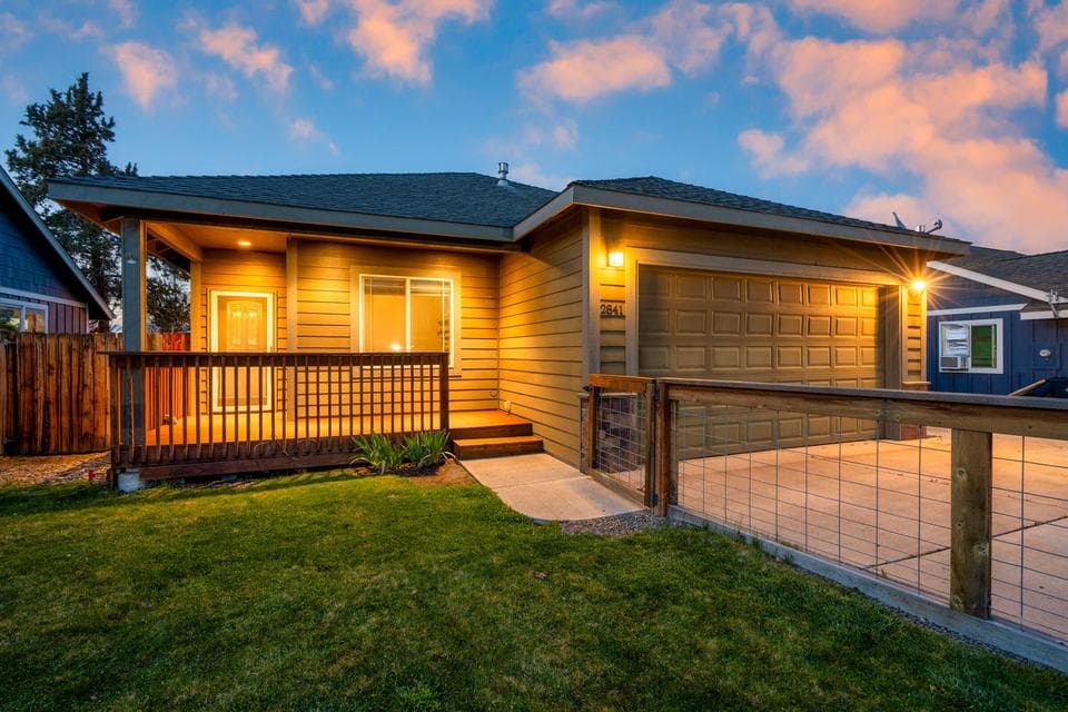 Photo of 2841 SW Obsidian Lane 1 of 1