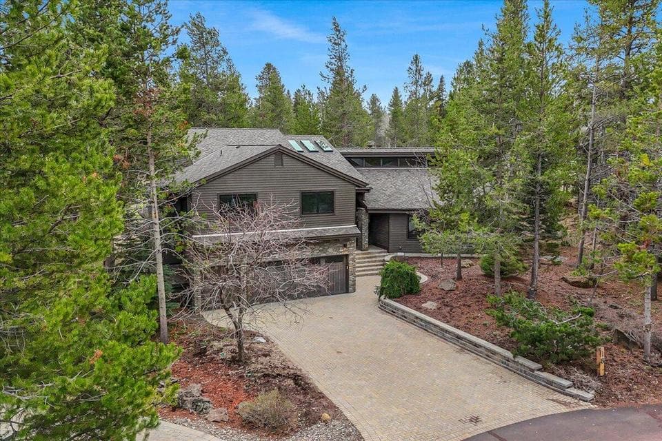 Photo of 57688 Vine Maple Lane 1 of 1