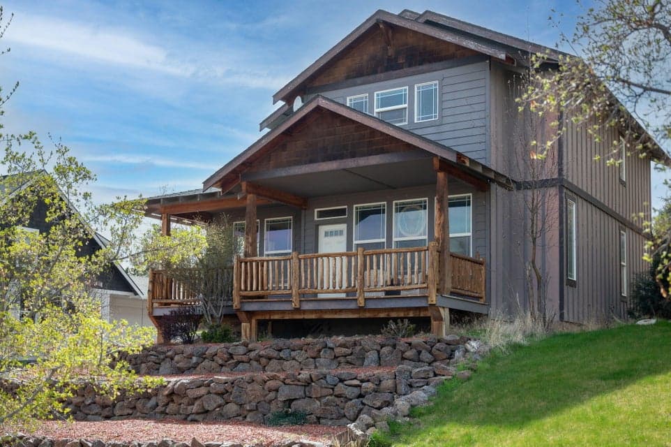 Photo of 2657 NE Bobbi Court 1 of 1