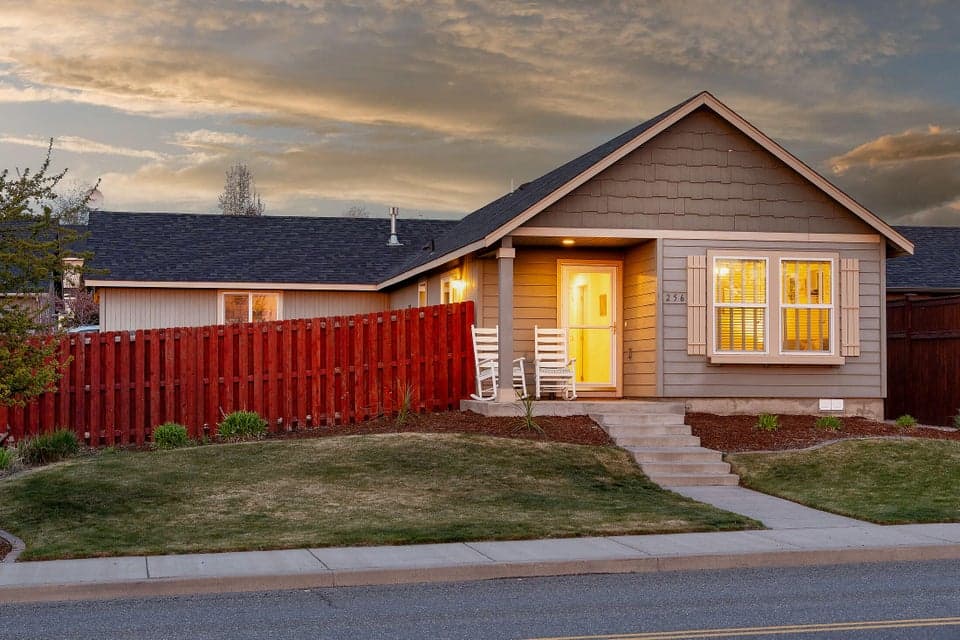 Photo of 256 SW 35th Street 1 of 1