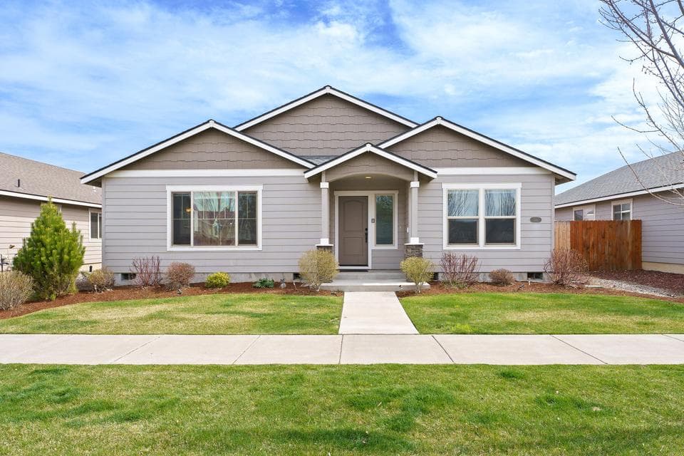 Photo of 546 NW 27th Street 1 of 1