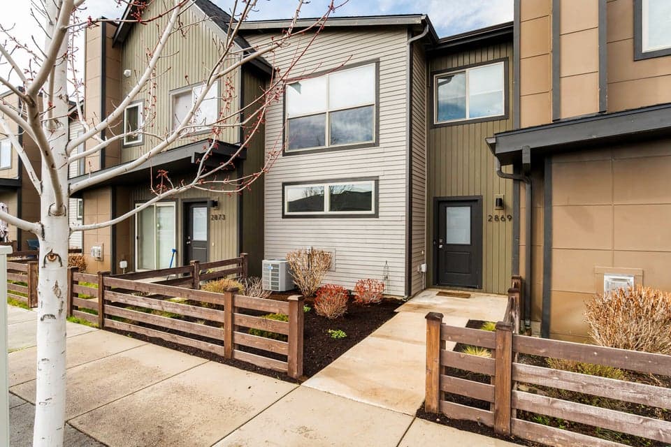 Photo of 2869 NW Elm Avenue 1 of 1