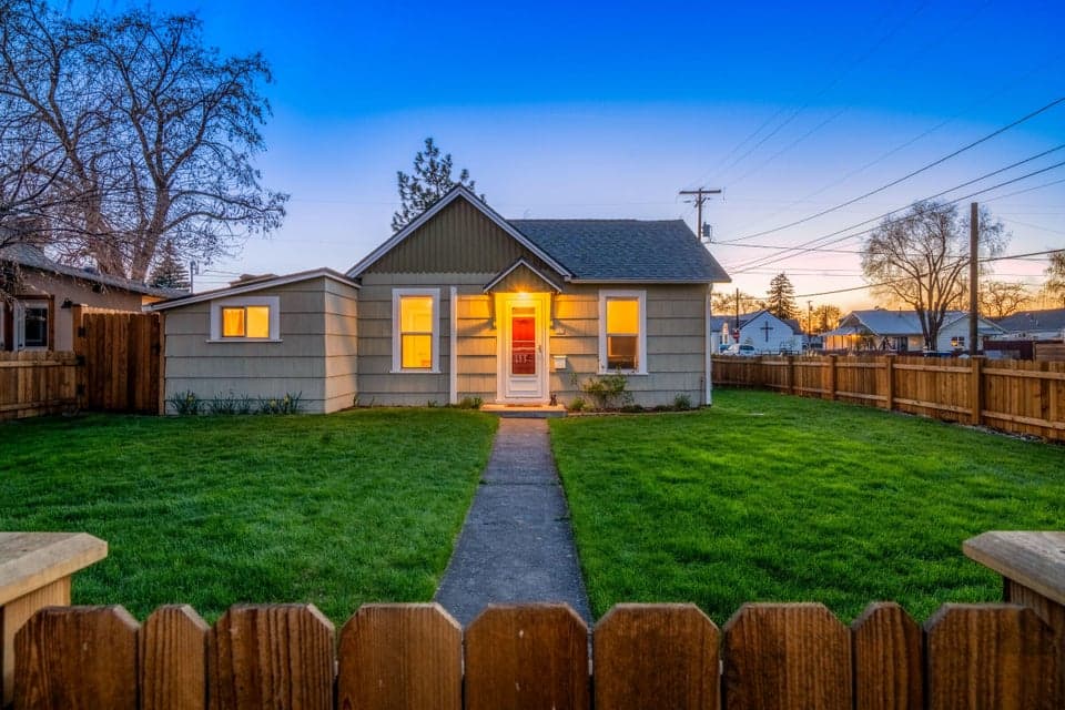 Photo of 305 SW 9th Street 1 of 1