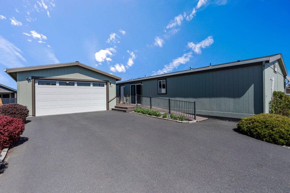 Photo of 2535 SW Evening Primrose Drive 1 of 1