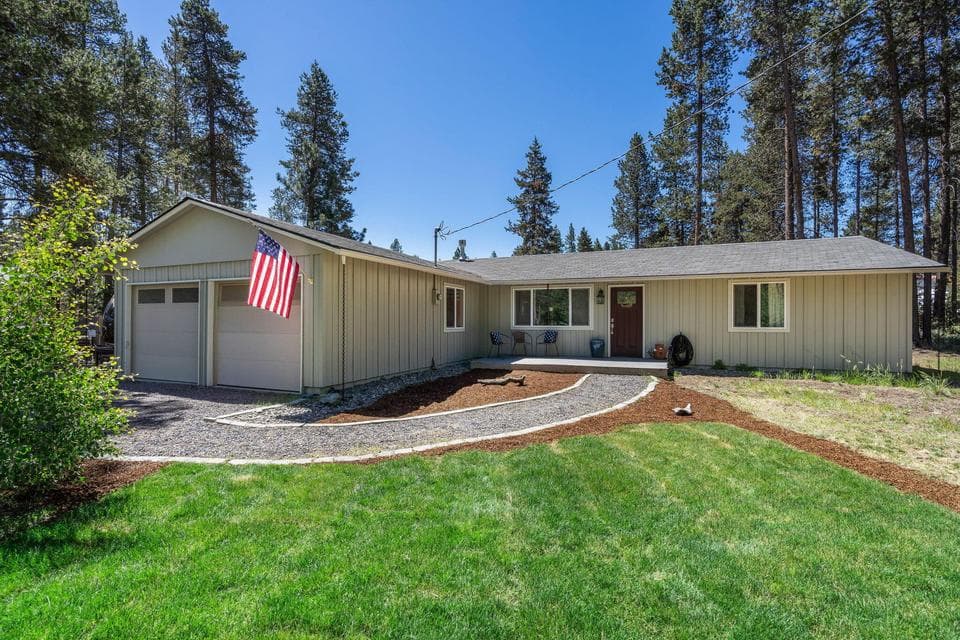 Photo of 53374 Eagle Lane 1 of 1