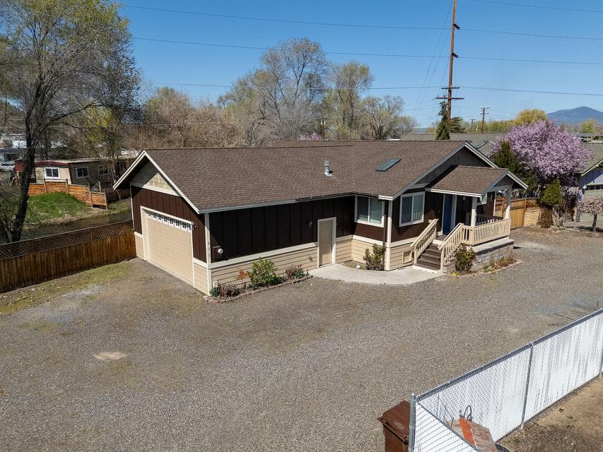 Photo of 671 NW Nelson Court 1 of 1