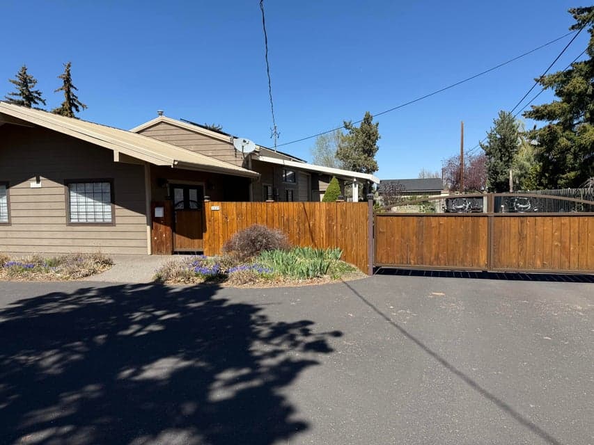 Photo of 1027 NW Elm Avenue 1 of 1