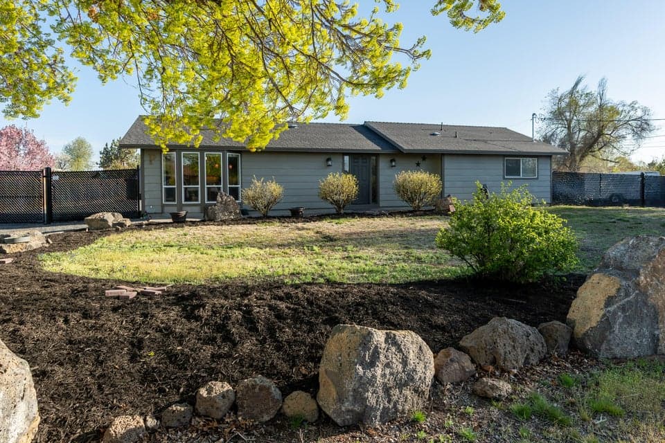 Photo of 2990 SW Forest Avenue 1 of 1