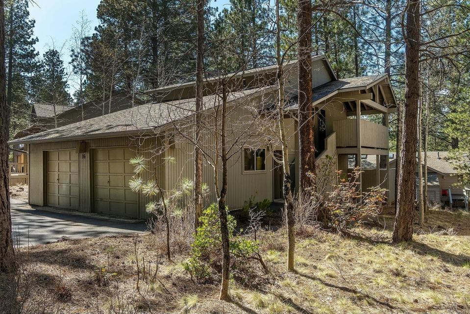 Photo of 56995 Coyote Lane 1 of 1