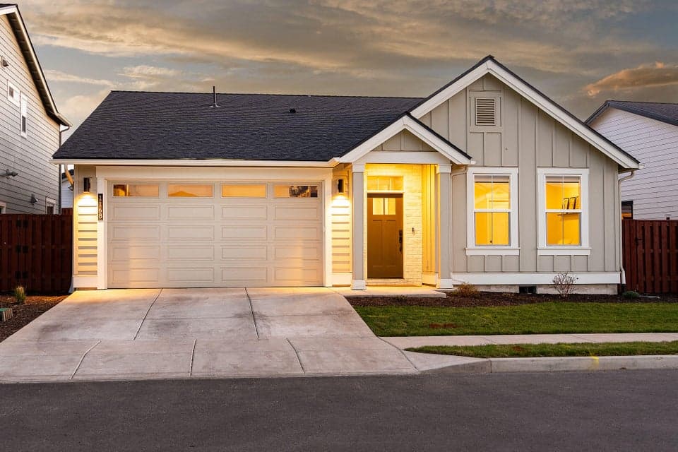 Photo of 1168 NE Henry Drive 1 of 1