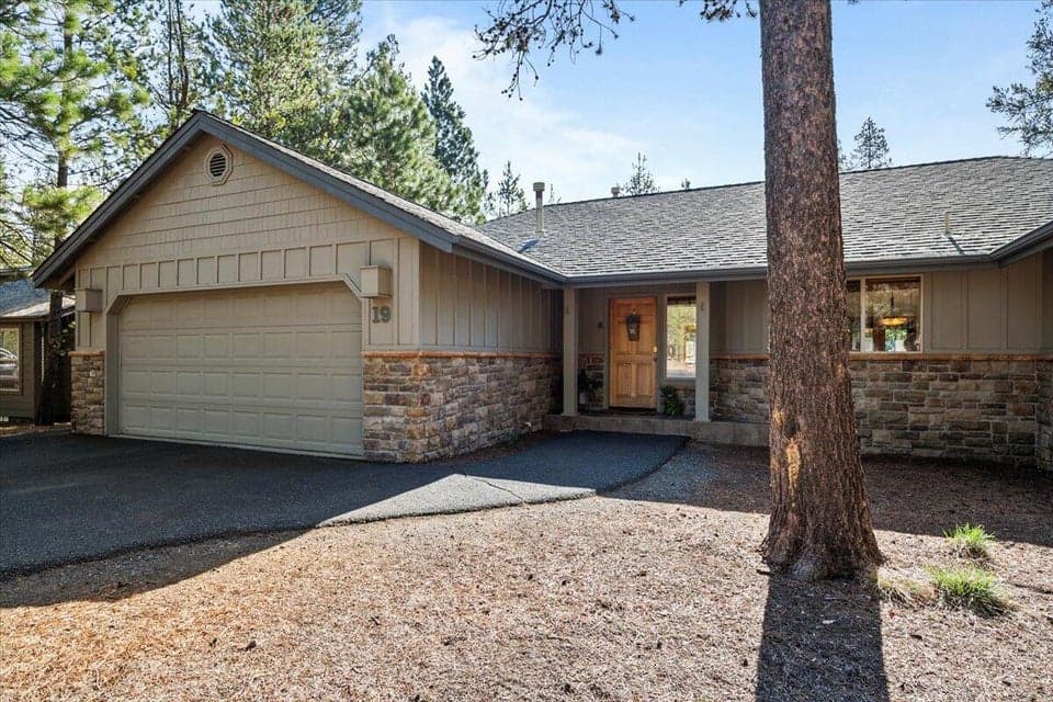 Photo of 57679 Poplar Lane 1 of 1