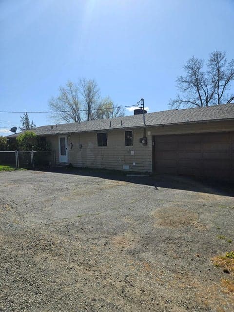 Photo of 486 Hoff Lane 1 of 1