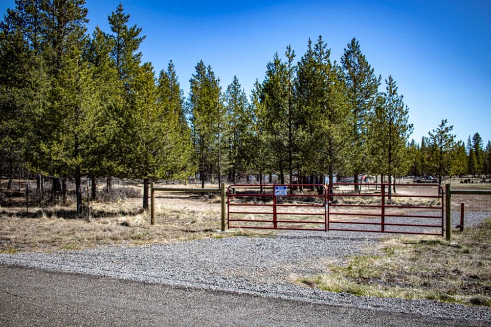 Photo of 6000 Split Rail Road 1 of 1