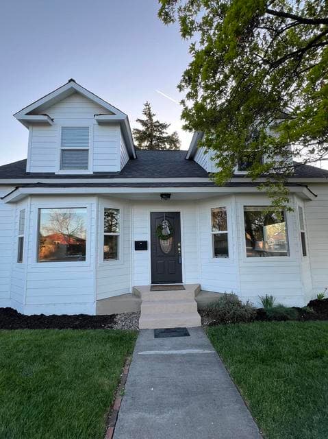 Photo of 349 NW 8th Street 1 of 1
