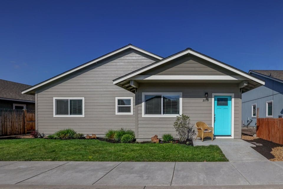 Photo of 2519 NE Colleen Road 1 of 1
