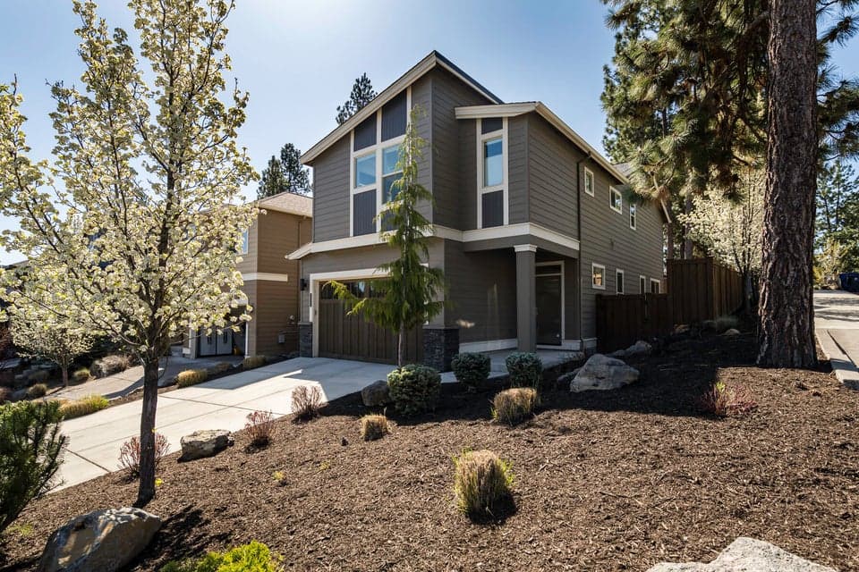 Photo of 1210 NW Rockwood Lane 1 of 1