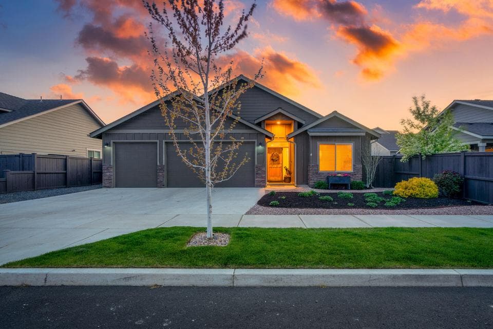 Photo of 2947 NW 23rd Street 1 of 1