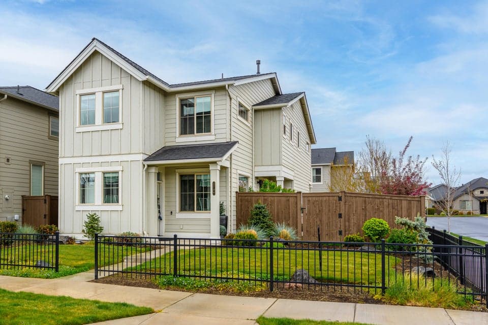 Photo of 3709 SW Coyote Place 1 of 1