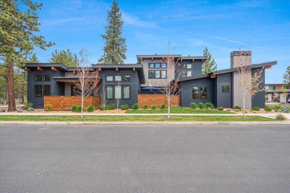 Photo of 3194 NW Celilo Lane 1 of 1