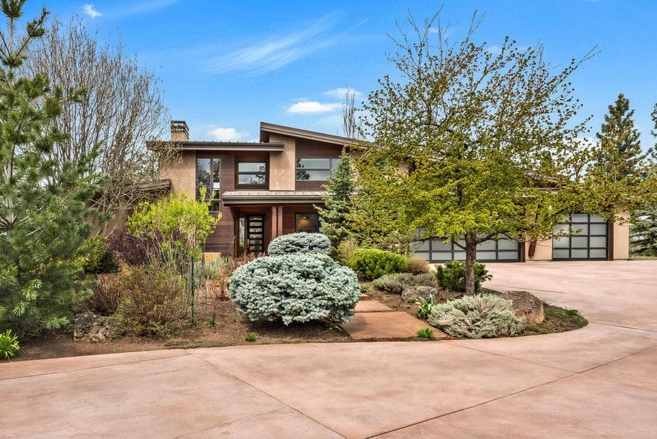 Photo of 61069 Bachelor View Road 1 of 1