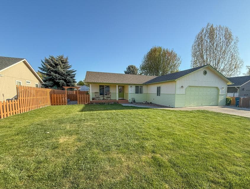 Photo of 970 SE 4th Street 1 of 1