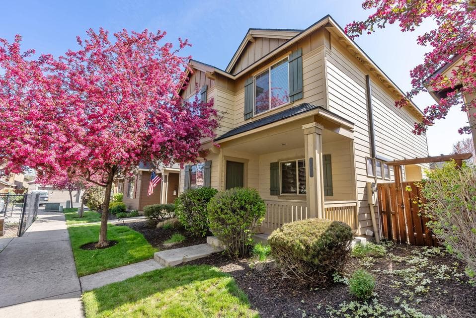 Photo of 2749 NW Cedar Avenue 1 of 1