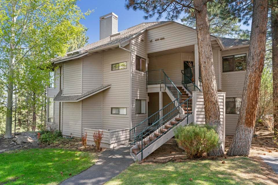 Photo of 19717 SW Mount Bachelor Drive 1 of 1