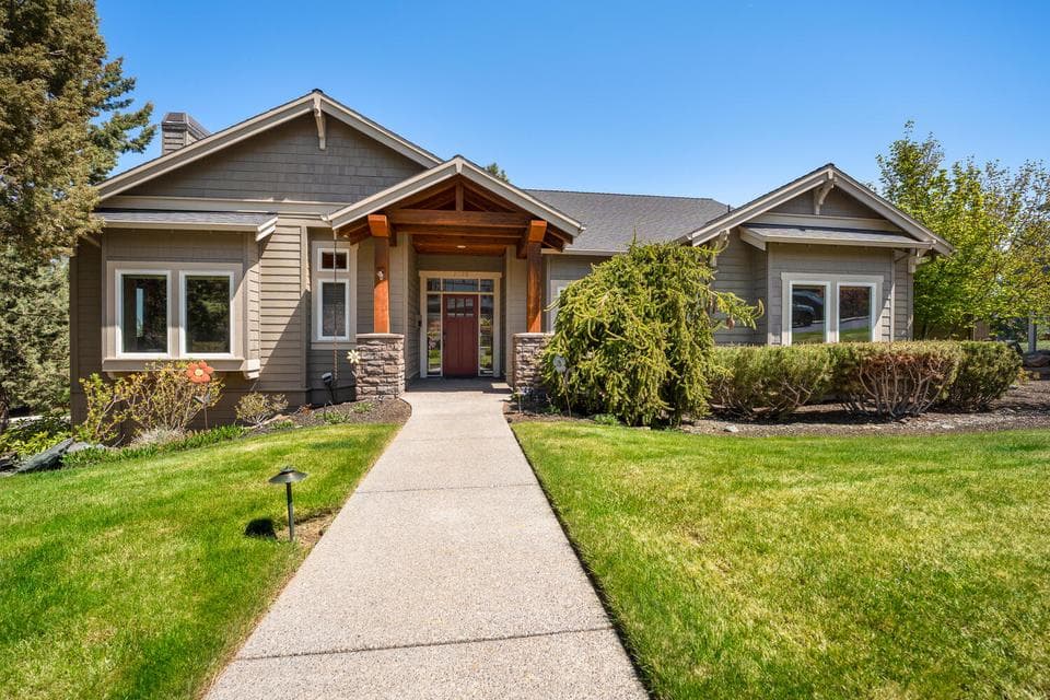 Photo of 1222 NW Constellation Drive 1 of 1