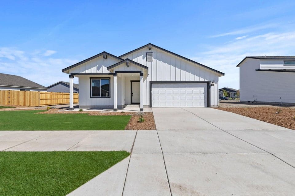 Photo of 236 NW Par Avenue 1 of 1