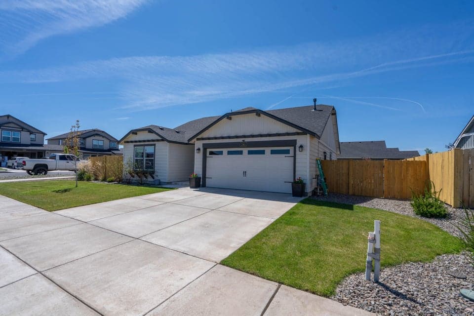 Photo of 3363 NW 16th Street 1 of 1