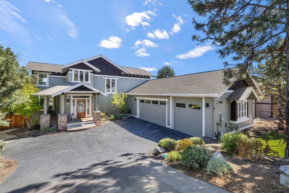 Photo of 3430 NW Bryce Canyon Lane 1 of 1