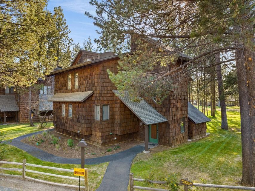 Photo of 57155 Brassie Lane 1 of 1
