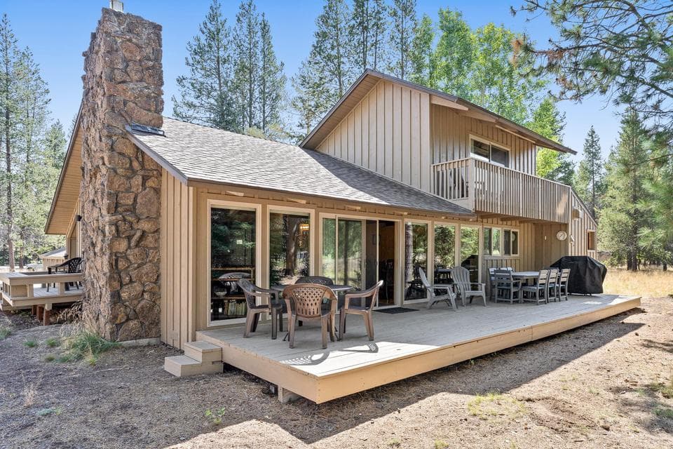 Photo of 57335 Mountain View Lane 1 of 1