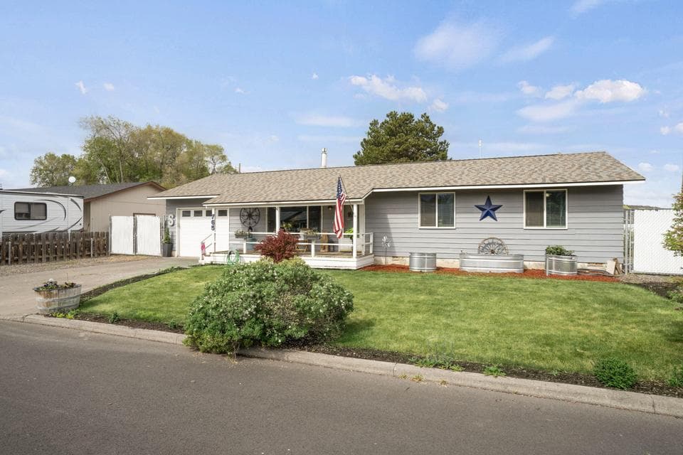 Photo of 765 SE Juniper Street 1 of 1