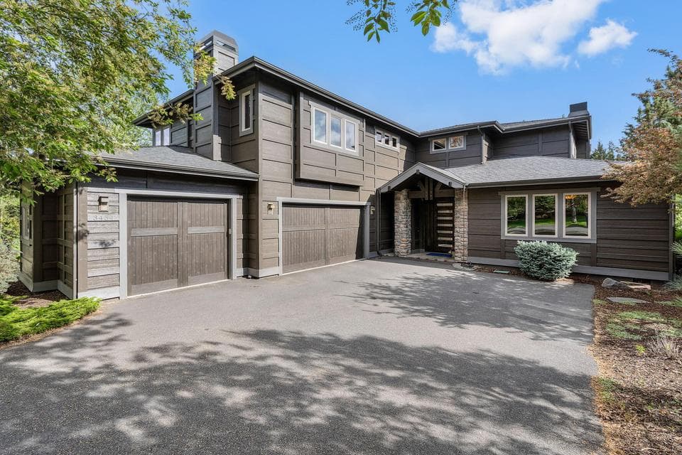 Photo of 3454 NW Bryce Canyon Lane 1 of 1