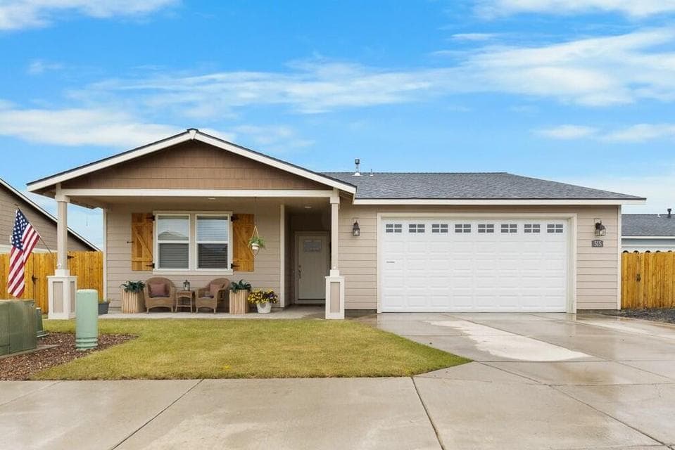 Photo of 515 SE Segoviano Court 1 of 1