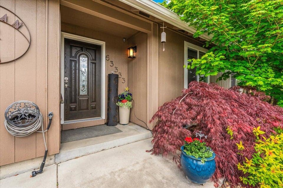 Photo of 63333 Brody Lane 1 of 1
