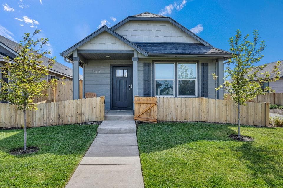 Photo of 3271 NW 9th Street 1 of 1