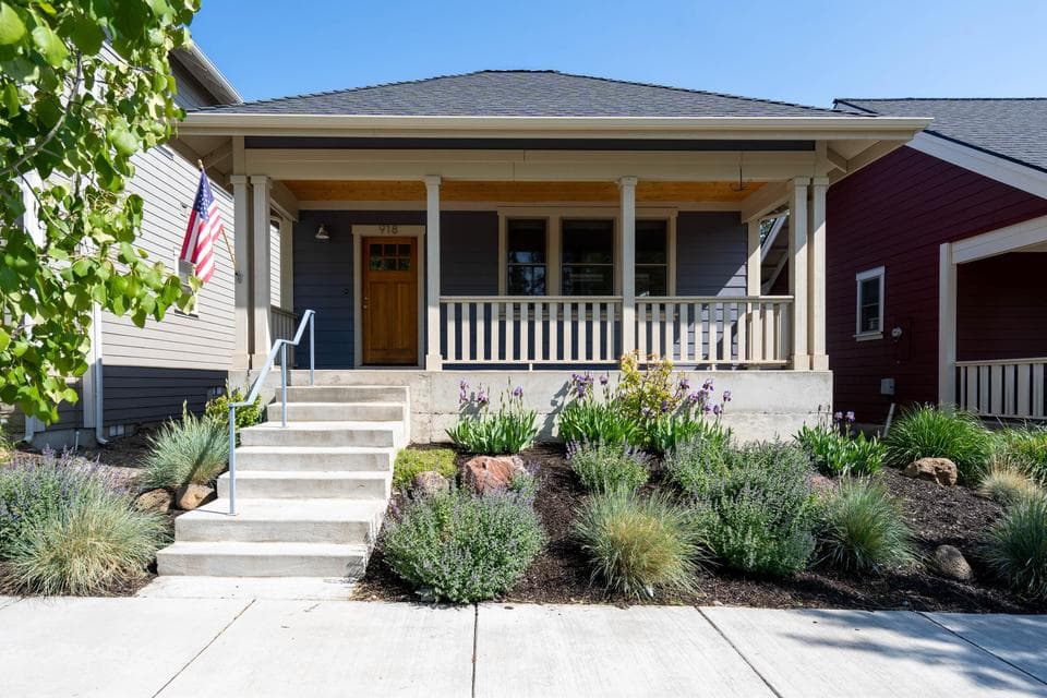 Photo of 918 E Black Butte Avenue 1 of 1