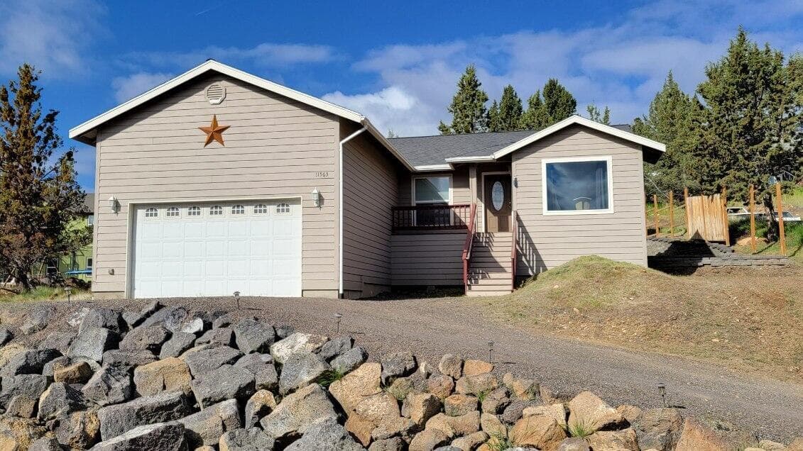 Photo of 11563 NW Irvine Avenue 1 of 1