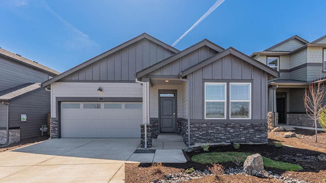 Photo of 21649 SE Fuji Drive 1 of 1