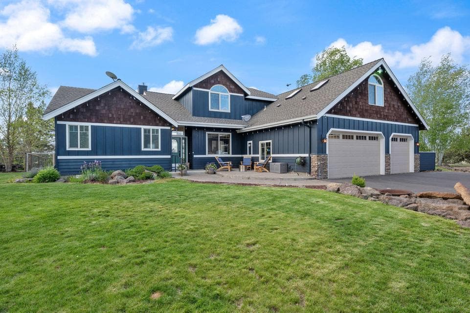 Photo of 5665 SW Obsidian Avenue 1 of 1