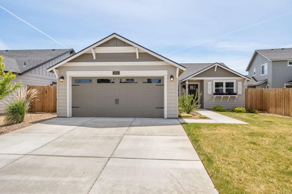 Photo of 2532 NW Upas Way 1 of 1