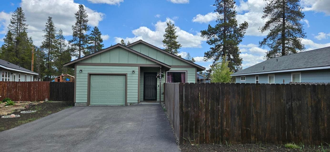 Photo of 52464 Medill Court 1 of 1