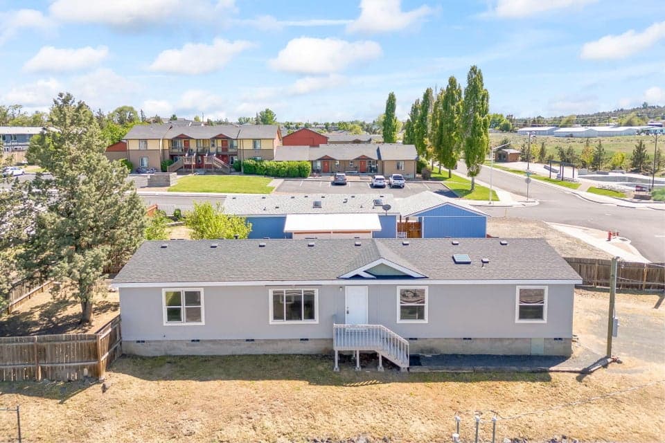 Photo of 583 SW Marshall Street 1 of 1