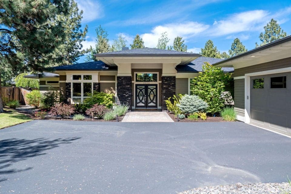 Photo of 3406 NW Bryce Canyon Lane 1 of 1