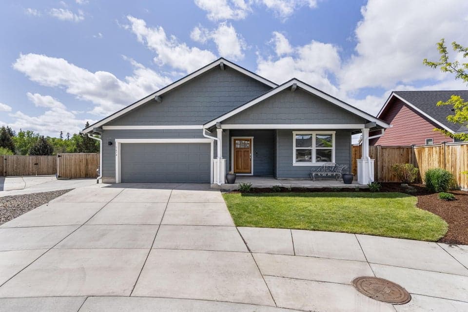 Photo of 1674 SW Black Butte Court 1 of 1