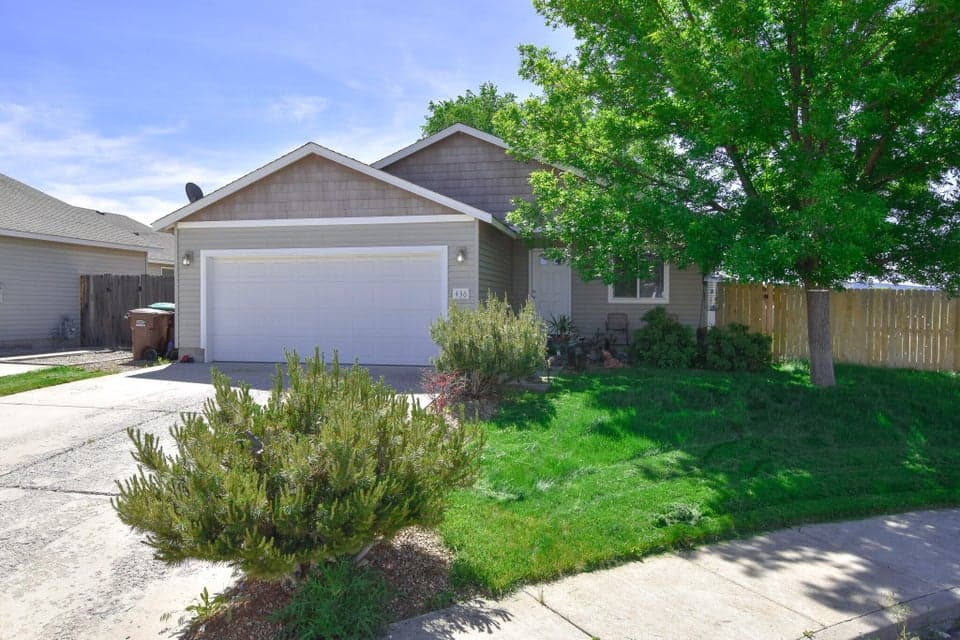 Photo of 436 NE Robin Court 1 of 1