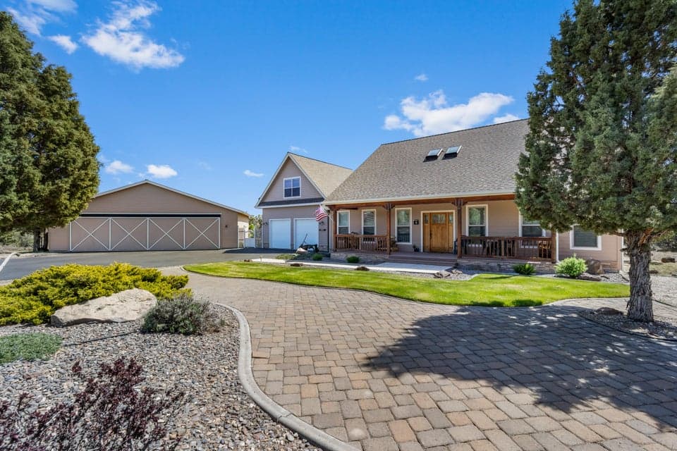 Photo of 2782 SE Pilot Drive 1 of 1