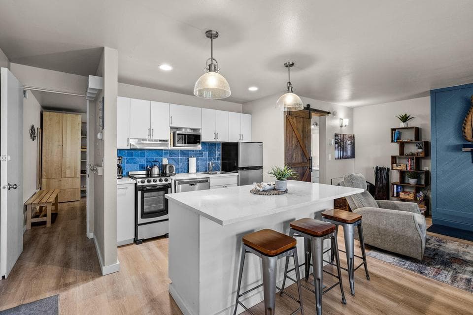 Photo of 18575 SW Century Drive 1 of 1